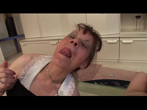 ❤️ Du dapîr û bapîrekî wan sê kes in Super porno li ku.desixxxtube.ru ❤