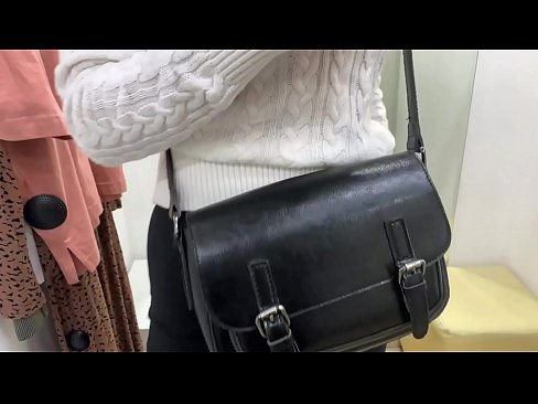 ❤️ Masturbasyona giştî ya keçika ciwan FeralBerry bi dilopek li jûreya fitarê Super porno li ku.desixxxtube.ru ❤